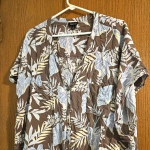 Torrid hawaiian gray shirt